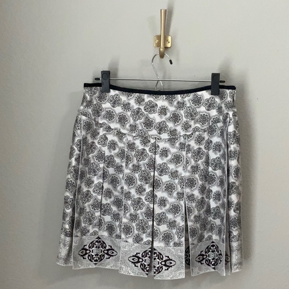 White House Black Market Skirt